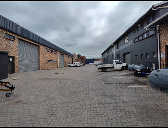 1,000M² WAREHOUSE TO LET IN ROSSBURGH